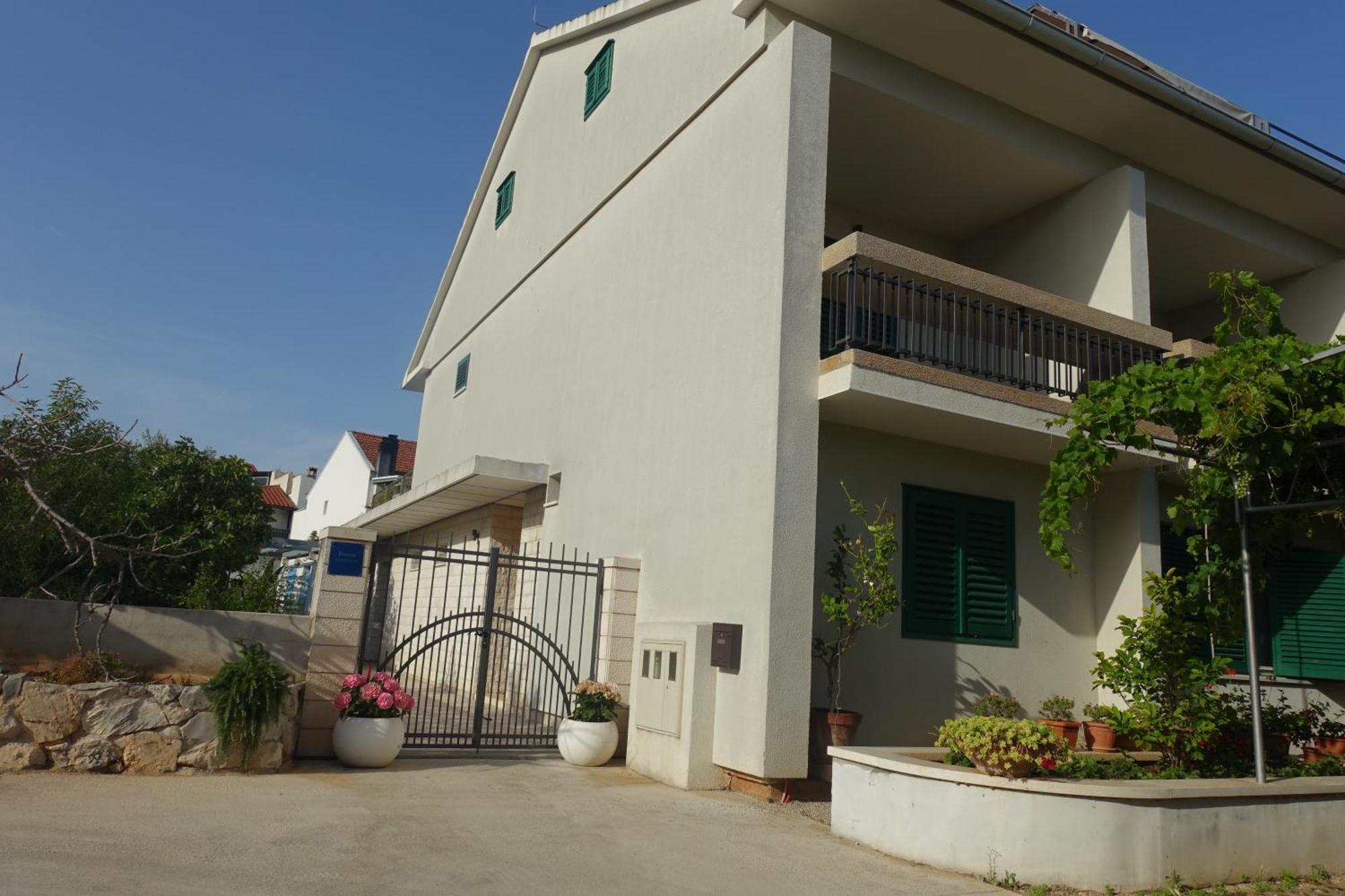 Apartment Tonka Vodice Exterior foto